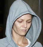 Ванесса Паради шокировала лицом без макияжа