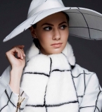 Очаровательная внучка Одри Хепберн снялась в элегантной фотосессии