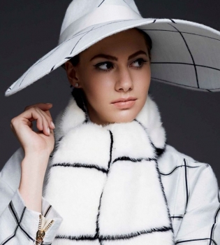 Очаровательная внучка Одри Хепберн снялась в элегантной фотосессии