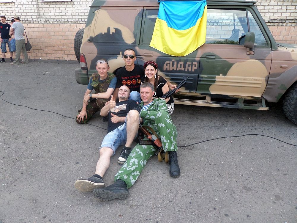 Анжелика Рудницкая на Луганщине с бойцами батальона Айдар