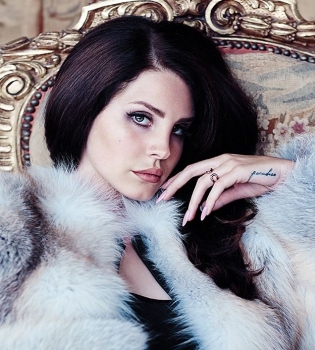 Лана Дель Рей снялась в новом фотосете