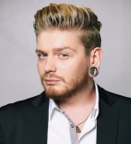 Александр Кривошапко сменил имидж