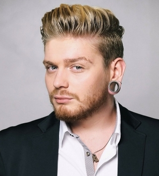 Александр Кривошапко сменил имидж