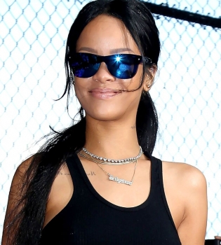 Летний уличный стиль красотки Рианны