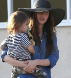 Меган Фокс показала своих подросших детей