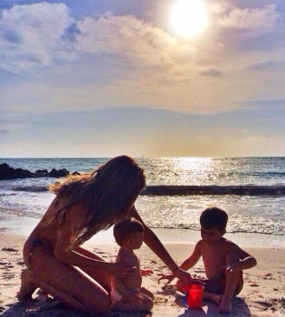 Жизель Бундхен опубликовала умилительное фото своих детей