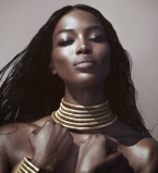 Наоми Кэмпбелл обнажилась