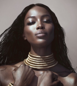 Наоми Кэмпбелл обнажилась