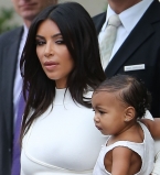 Ким Кардашьян вышла в свет со своей дочерью