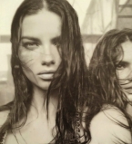 модели в фотосете для Vogue