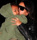 Ким Кардашьян не может оторваться от любимой дочурки