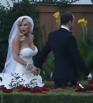 Дженни Маккарти вышла замуж за Донни Уолберга