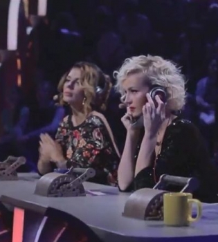 Полина Гагарина и Анна Седокова на шоу Хочу к Меладзе