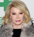 Врачи вывели из комы знаменитую телеведущую Джоан Риверз