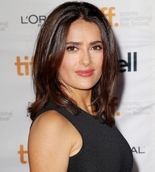 Сальма Хайек покоряет стройными формами