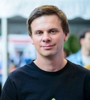 Дмитрий Комаров