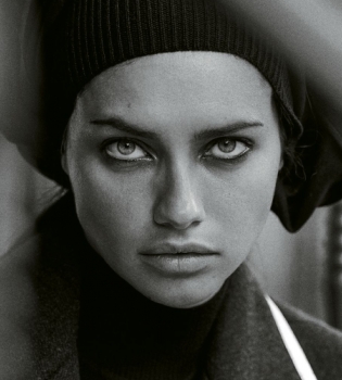 Адриана Лима в неожиданных образах