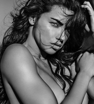 супермодели Victoria&#039;s Secret позируют без одежды