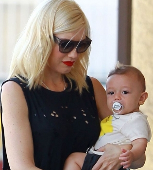 Гвен Стефани показала очаровательного младшего сына