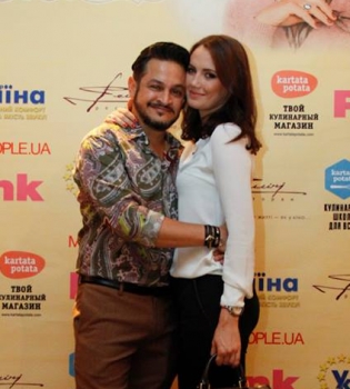 Эктор Хименес-Браво с девушкой