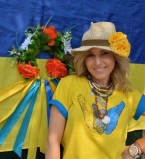 Стилист Сердючки в Китае устроила флеш-моб в поддержку Украины