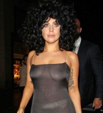 Леди ГаГа вышла в свет в прозрачном платье