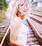 Светлана Лобода показала фото из личного архива 2