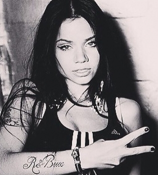 Бьянка поделилась пикантными фото