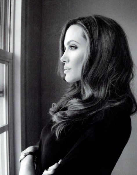 Анджелина Джоли на страницах глянца