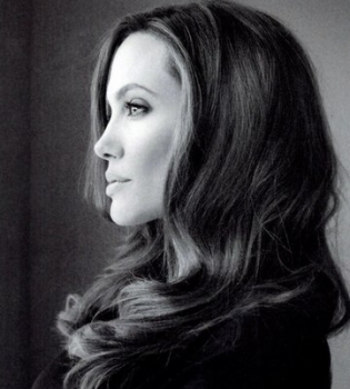 Анджелина Джоли на страницах глянца