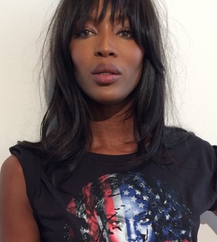 Наоми Кэмпбелл опубликовала утреннее селфи