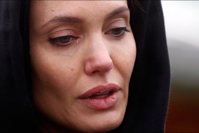Анджелина Джоли тоскует по покойной маме