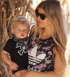 Сын Ферги и Джоша Дюамеля растет настоящим красавцем