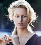 Каролина Куркова появилась в новой фотосессии без макияжа