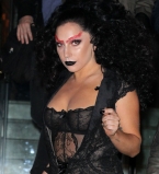 Леди ГаГа появилась на публике в откровенном прозрачном платье