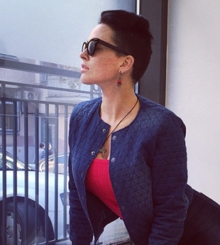 Даша Астафьева опубликовала трогательное фото с мамой и бабушкой