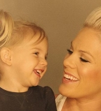 Пинк показала подросшую дочь