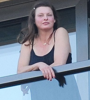 Линда Евангелиста сильно поправилась из-за болезни