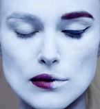 Кира Найтли снялась в новой оригинальной фотосессии