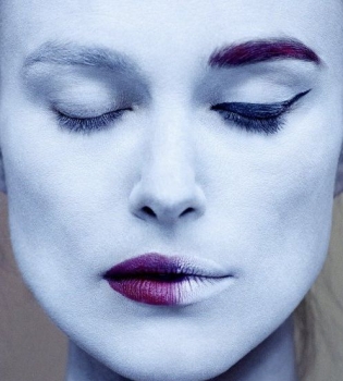 Кира Найтли снялась в новой оригинальной фотосессии