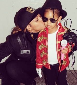 Очаровательные звездные детишки и их костюмы на Хэллоуин