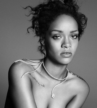 Рианна в новой фотосессии