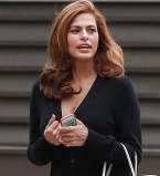 Ева Мендес впервые после родов появилась на публике