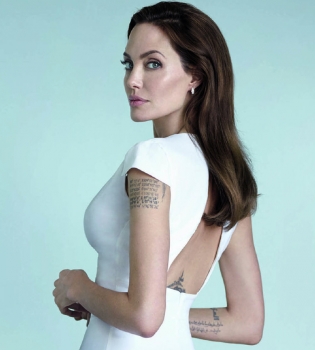 Анджелина Джоли в элегантной фотосессии