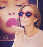 Кайли Миноуг демонстрирует идеальное лицо без мейк-апа