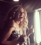 Кайли Миноуг демонстрирует неувядающую красоту