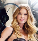 Даутцен Крус покоряет своей красотой