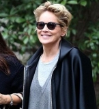 уличный стиль красотки Шэрон Стоун