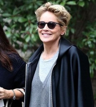 уличный стиль красотки Шэрон Стоун
