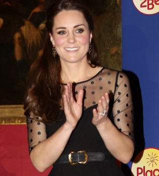 Кейт Миддлтон показала беременный животик